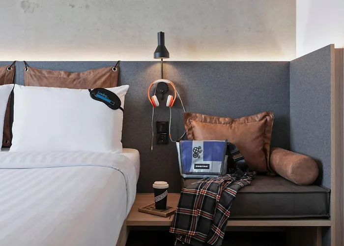 Moxy Altona Hotel 3*