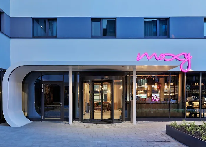 Moxy Altona 3*