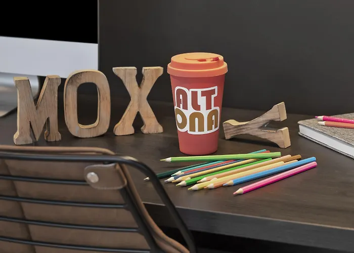 Moxy Altona Hotel 3*