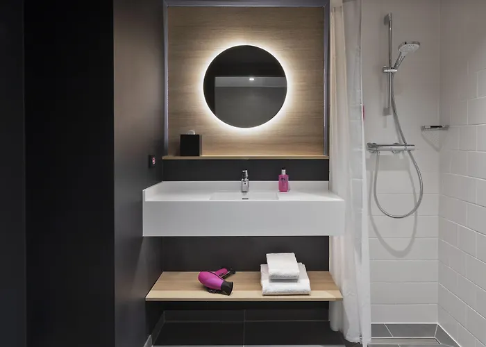 Moxy Altona Hotel 3*