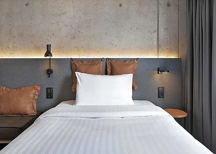 Moxy Altona 3*