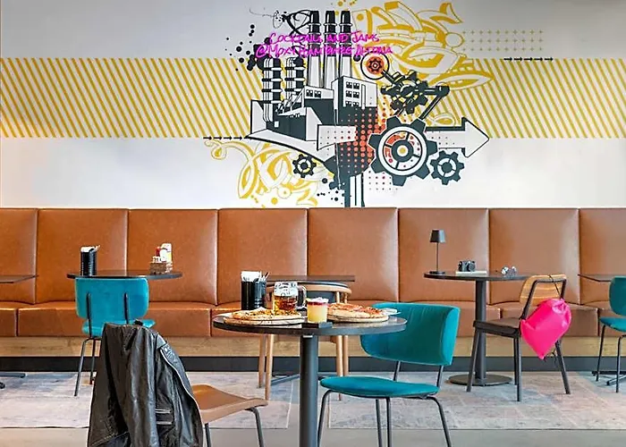 Moxy Altona Hotel 3*